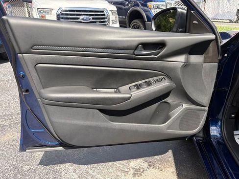 Used 2024 Nissan Altima 2.5 S image 22