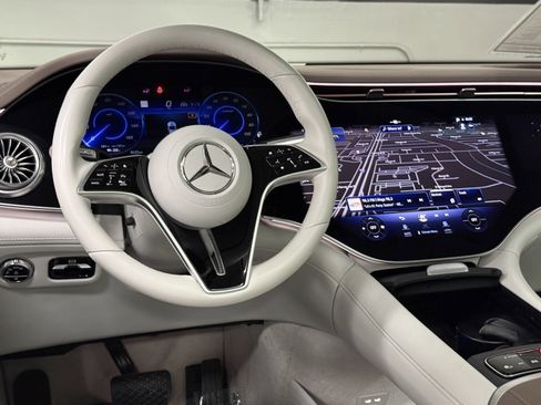 Certified 2023 Mercedes-Benz EQS 580 4MATIC SUV image 36
