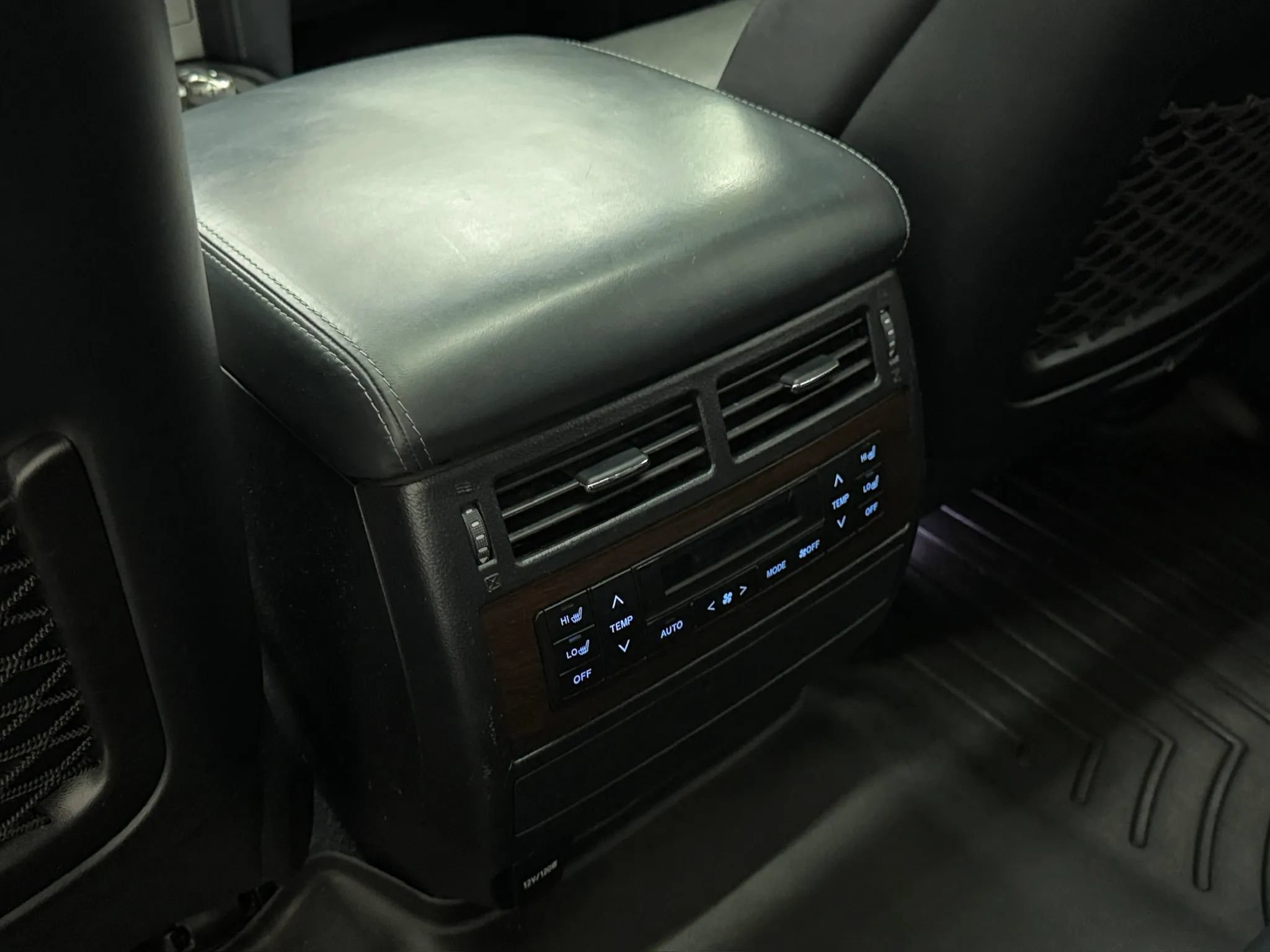 Used 2018 Toyota Land Cruiser AWD/4WD image 90