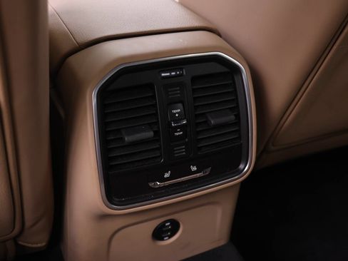 Used 2026 Porsche Macan AWD/4WD image 18