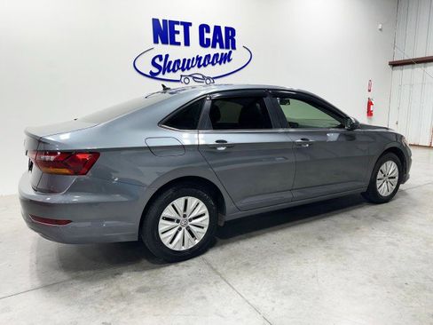Used 2019 Volkswagen Jetta SE image 9