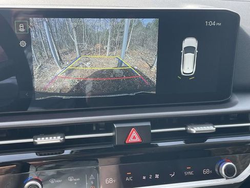 New 2026 Kia Sportage EX FWD image 4