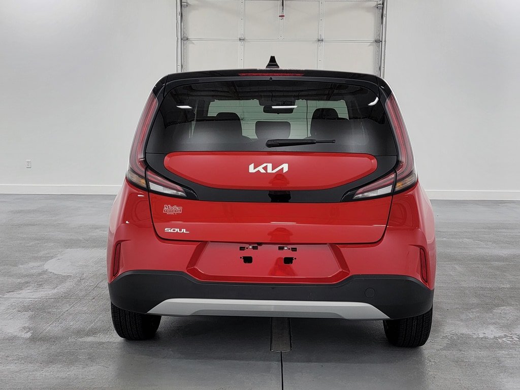 Used 2023 Kia Soul LX FWD image 7