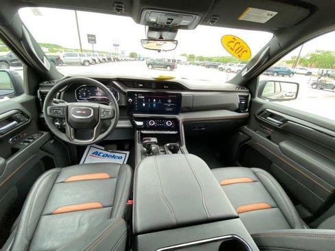 Used 2025 GMC Sierra 1500 AT4 w/ Technology Package AWD/4WD image 15
