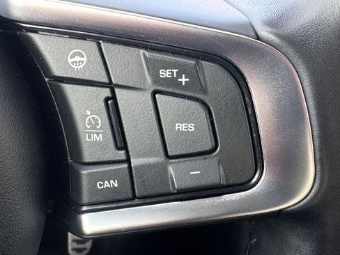 Used 2020 Jaguar E-PACE SE image 22