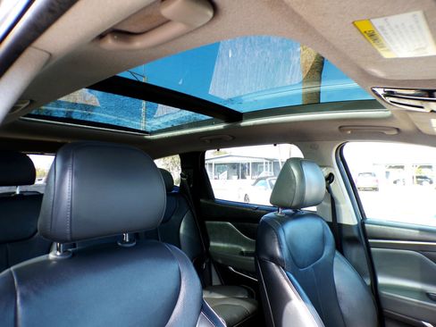 Used 2022 Hyundai Santa Fe Limited image 9