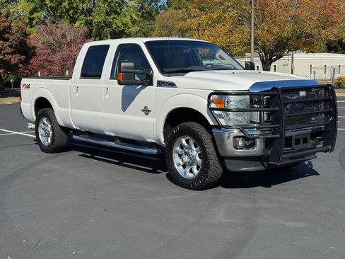 Used 2013 Ford F250 Lariat w/ Lariat Ultimate Pkg image 3