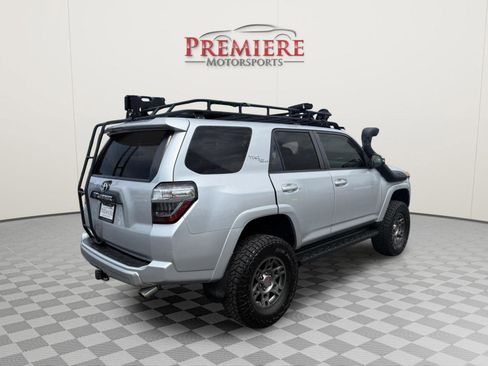Used 2018 Toyota 4Runner TRD Off-Road Premium w/ TRD Performance Package image 9