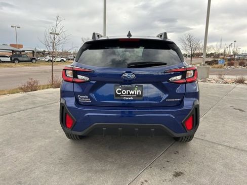 Used 2024 Subaru Crosstrek 2.0i Premium image 7