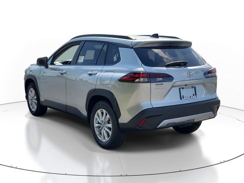 Used 2026 Toyota Corolla Cross LE FWD image 5