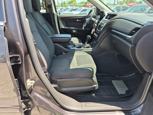 Used 2016 Chevrolet Traverse LT w/ Style and Technology Package FWD image 26