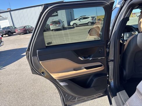 Used 2021 Lincoln Corsair Reserve image 24