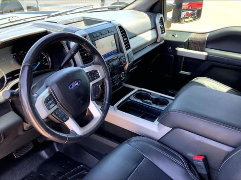 Used 2019 Ford F250 Lariat w/ Lariat Ultimate Package AWD/4WD image 18