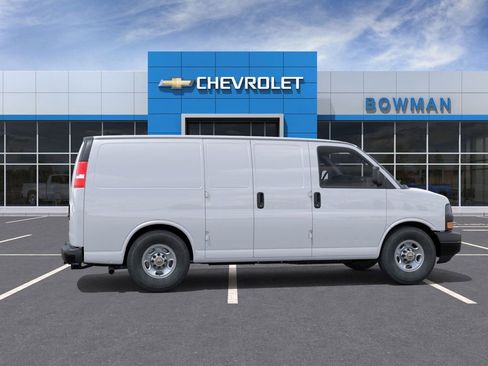 New 2025 Chevrolet Express 3500 w/ Driver Convenience Package image 6