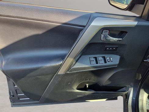 Used 2013 Toyota RAV4 Limited image 13