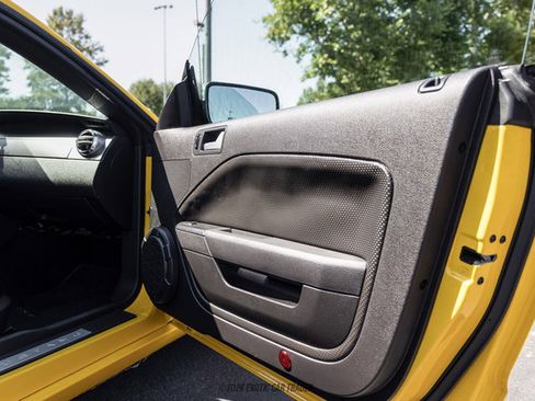 Used 2006 Ford Mustang GT Premium RWD image 34