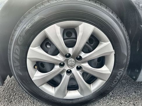 Used 2025 Toyota Corolla LE image 19