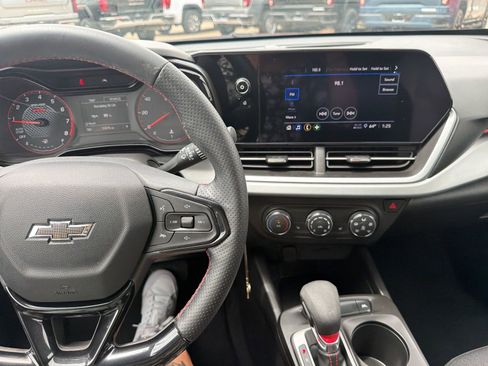 Used 2025 Chevrolet Trax RS w/ Driver Confidence Package FWD image 24