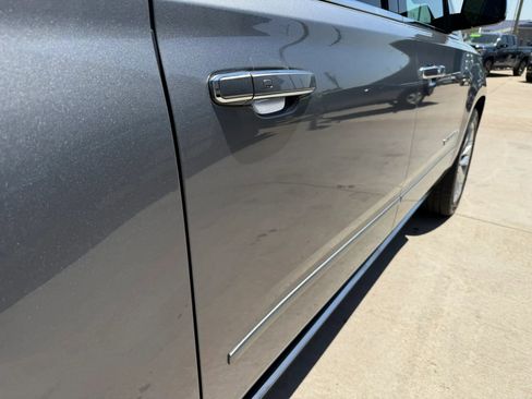 Used 2019 Chevrolet Suburban Premier w/ Premier Plus Edition AWD/4WD image 66