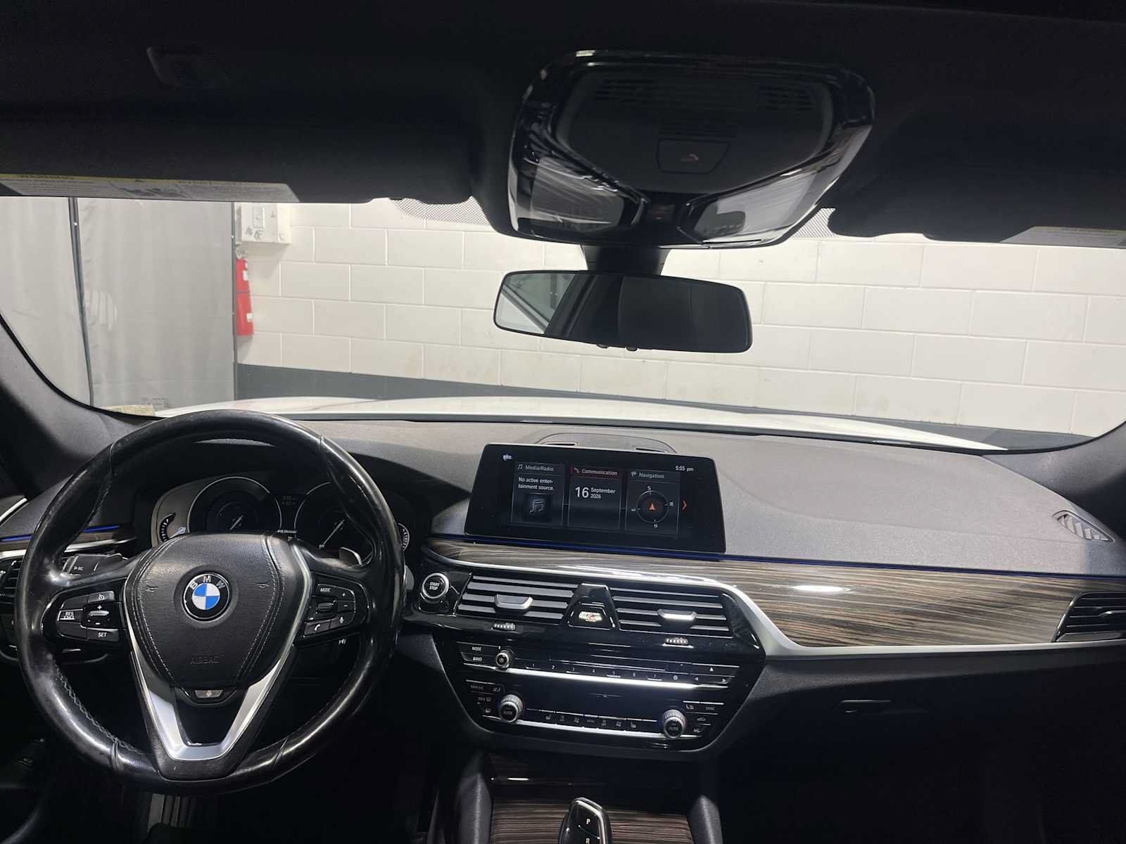 Used 2018 BMW 530e xDrive AWD/4WD image 10