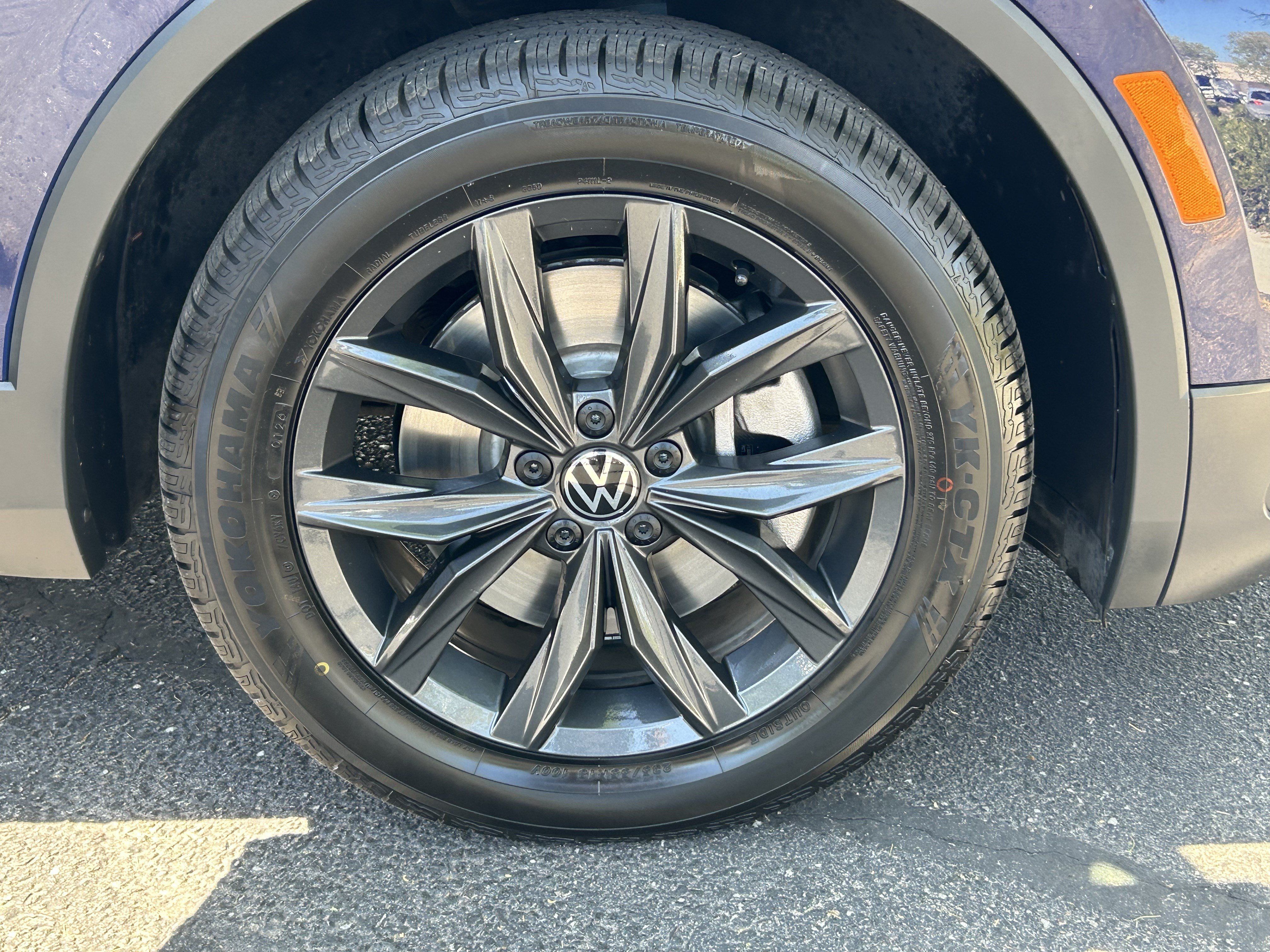 Used 2024 Volkswagen Tiguan SE AWD/4WD image 7
