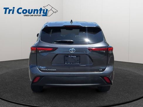 Certified 2025 Toyota Highlander LE FWD image 7