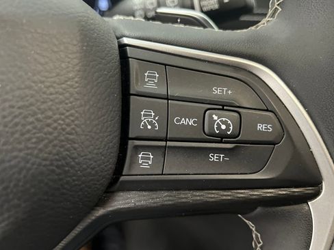 Used 2023 Jeep Grand Cherokee L Laredo image 48