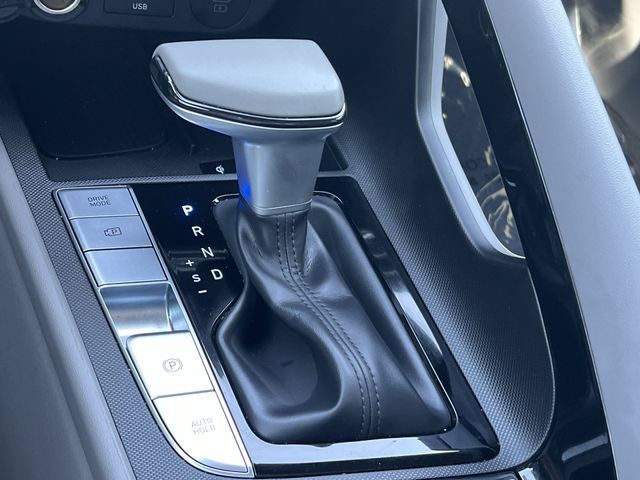 Certified 2025 Hyundai Elantra SEL FWD image 30
