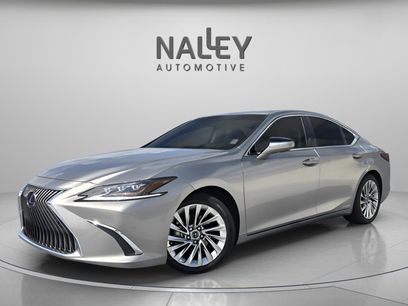 Used 2021 Lexus ES 300h Ultra Luxury w/ Accessory Package 2