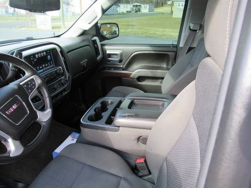 Used 2017 GMC Sierra 1500 SLE w/ SLE Value Package image 12