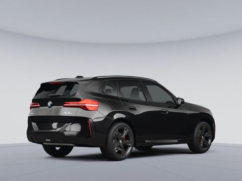 Used 2025 BMW X3 xDrive30i w/ Premium Package image 3