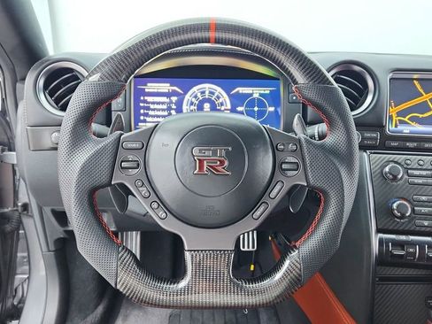 Used 2015 Nissan GT-R Premium image 30