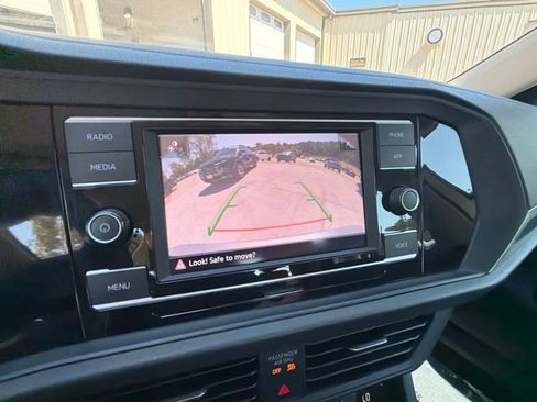 Used 2024 Volkswagen Jetta SE FWD image 24