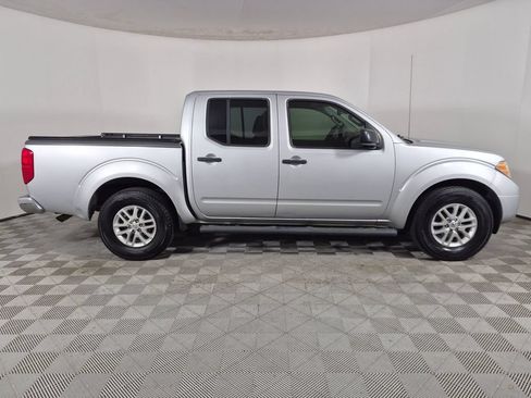 Used 2014 Nissan Frontier SV w/ SV Value Truck Package RWD image 2