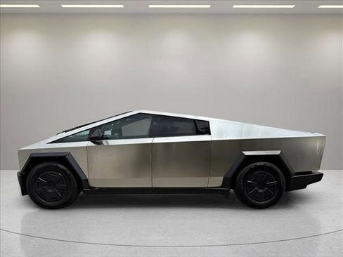 Used 2024 Tesla Cybertruck AWD Crew Cab image 8