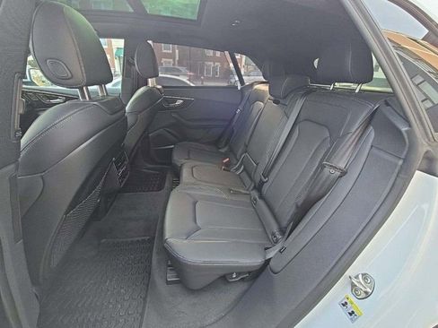 Used 2025 Audi Q8 Prestige w/ Prestige Package AWD/4WD image 3