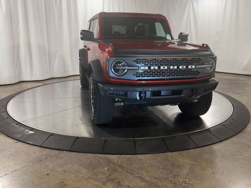 Used 2024 Ford Bronco Badlands image 3