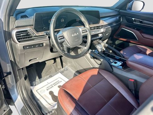 Used 2024 Kia Telluride EX w/ EX Captain's Chair Package FWD image 9