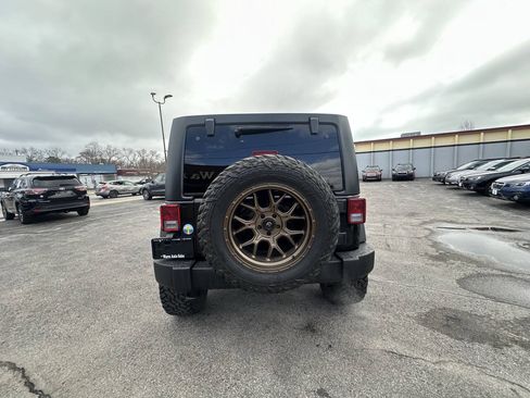 Used 2015 Jeep Wrangler Unlimited Sport w/ Quick Order Package 24S AWD/4WD image 12