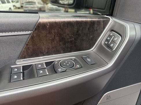 Used 2025 Ford F350 Lariat w/ FX4 Off-Road Package image 15