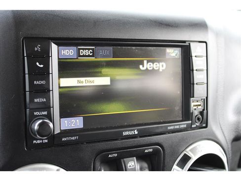 Used 2015 Jeep Wrangler Unlimited Sahara w/ Connectivity Group image 21