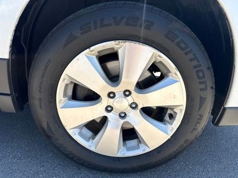 Used 2011 Subaru Outback 3.6R Limited AWD/4WD image 18