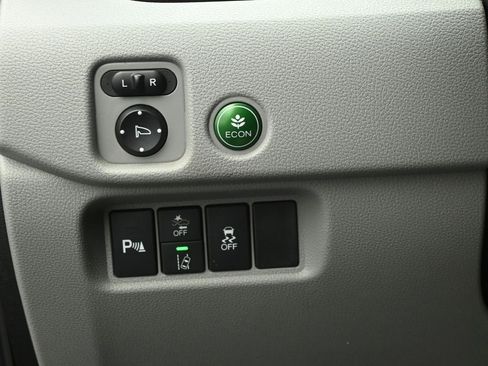 Used 2020 Honda Pilot Touring image 11