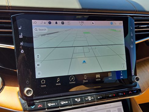 Used 2024 Jeep Grand Wagoneer L Series III w/ Rear Seat Video Group 1 AWD/4WD image 19