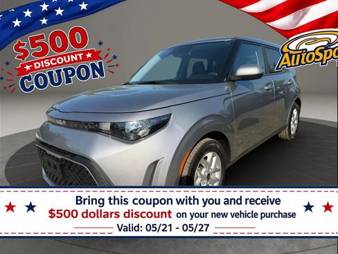 Used 2024 Kia Soul LX w/ Option Group 015 FWD image 1