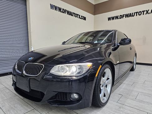 Used 2011 BMW 335i Convertible w/ M Sport Pkg image 2