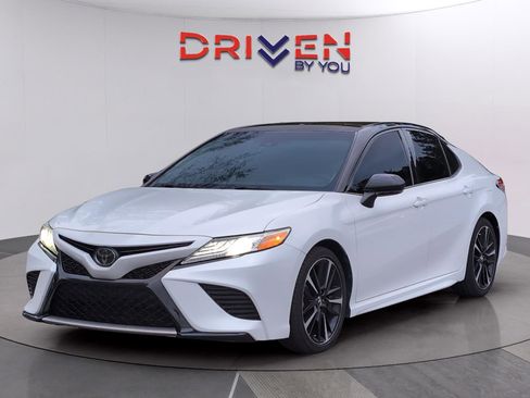 Used 2020 Toyota Camry XSE image 2