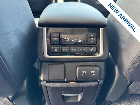 Used 2022 Subaru Ascent Limited w/ Technology Package AWD/4WD image 16