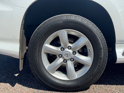 Used 2017 Lexus GX 460 image 45