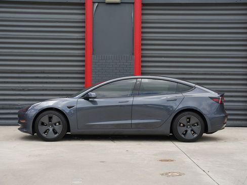 Used 2023 Tesla Model 3 Standard Range RWD image 7